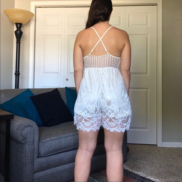 ❗️FREE❗️Boho Ivory Lace Romper - Picture 3 of 7